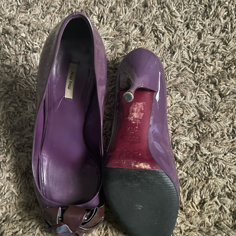 Miu Miu Purple Heels with Bow Accent - Picture 3 of 6